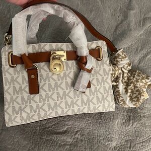 Michael Kors BRAND NEW WITH TAGS PURSE LAEGE HAMILTON VAILLA